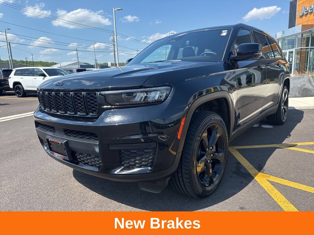 Used 2023 Jeep Grand Cherokee L Laredo AWD/4WD image 4
