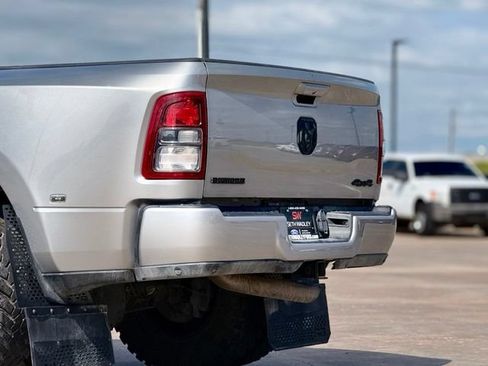 Used 2024 RAM 3500 Big Horn w/ Night Edition AWD/4WD image 13