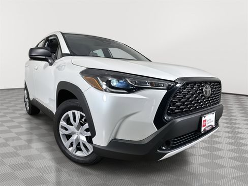 Used 2023 Toyota Corolla Cross L image 10