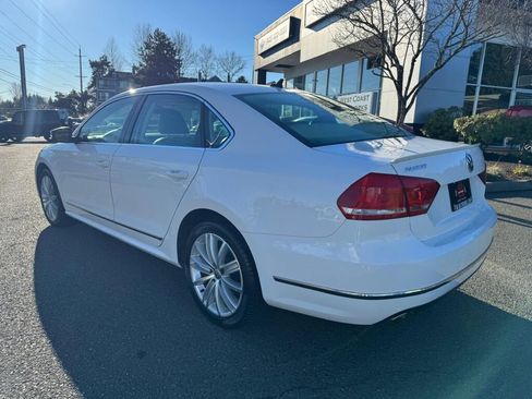 Used 2013 Volkswagen Passat TDI SEL Premium image 3