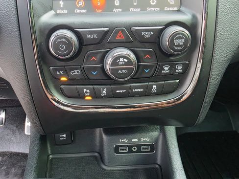 Used 2018 Dodge Durango SRT w/ Technology Group AWD/4WD image 15