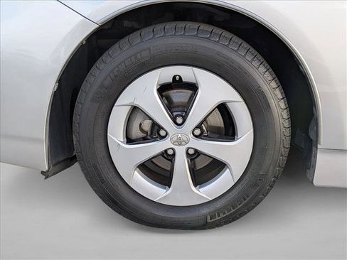Used 2014 Toyota Prius Three image 10