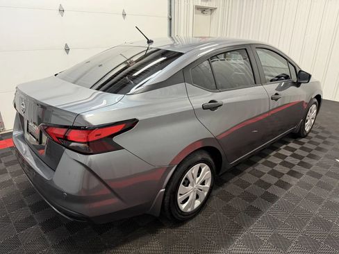 Used 2022 Nissan Versa S FWD image 4