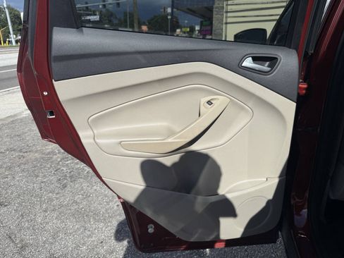 Used 2015 Ford Escape SE FWD image 20