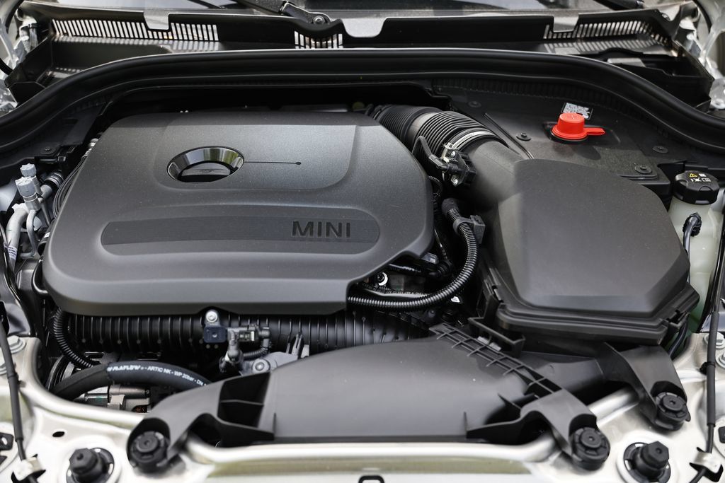 New 2026 MINI Cooper 4-Door Hardtop FWD image 32