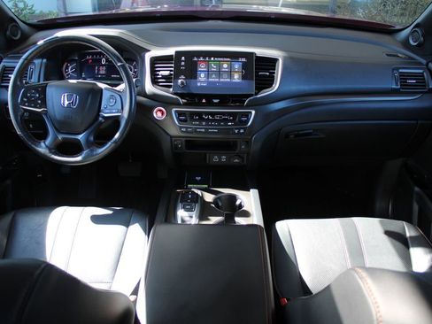 Used 2025 Honda Passport TrailSport image 14