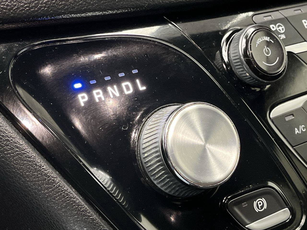 Used 2018 Chrysler Pacifica Touring-L Plus FWD image 25
