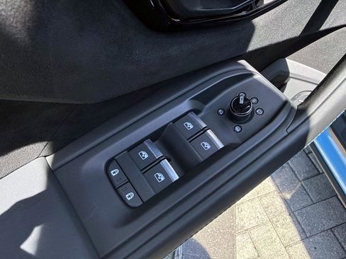 Used 2024 Lamborghini Urus Performante AWD/4WD image 20