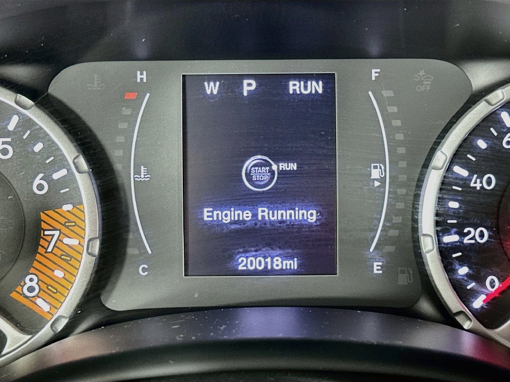 Certified 2023 Jeep Renegade Latitude w/ Premium Group AWD/4WD image 21