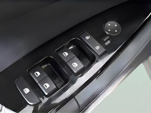 Certified 2024 Kia Sportage EX image 34