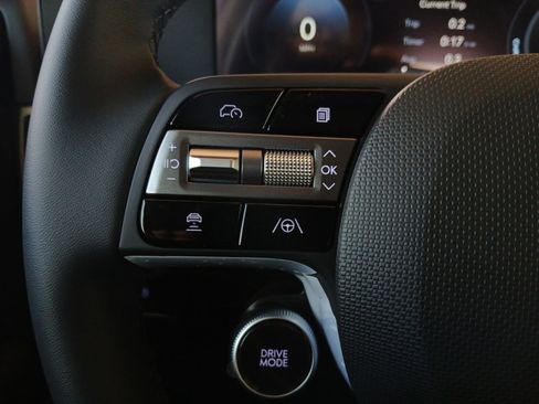 New 2025 Hyundai Ioniq 5 SE image 16