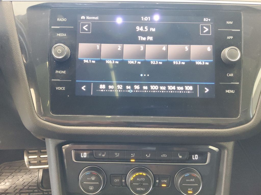 Used 2019 Volkswagen Tiguan SEL Premium R-Line AWD/4WD image 11