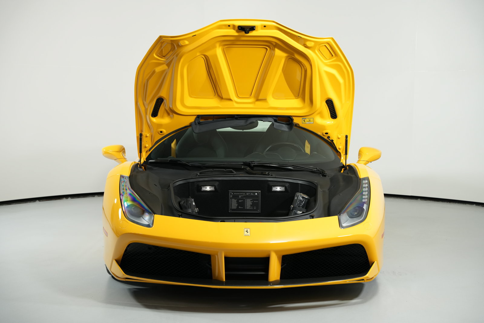 Certified 2018 Ferrari 488 Spider RWD image 4
