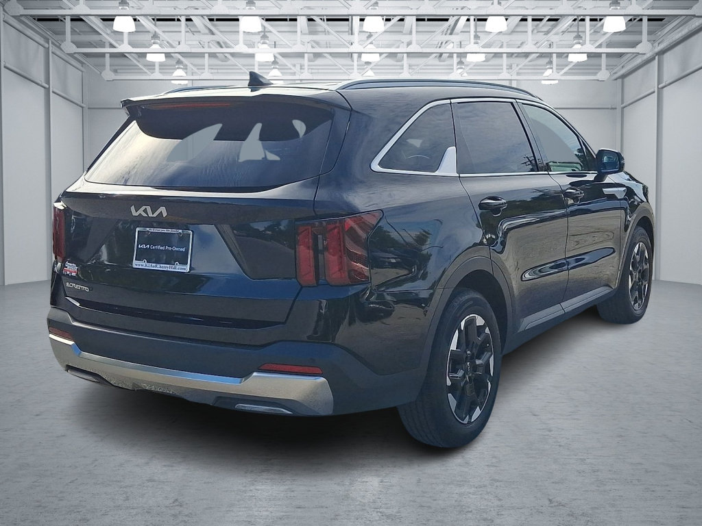 Used 2024 Kia Sorento S FWD image 5