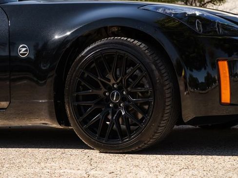 Used 2006 Nissan 350Z Touring w/ (N93) Cargo Convenience Pkg image 40