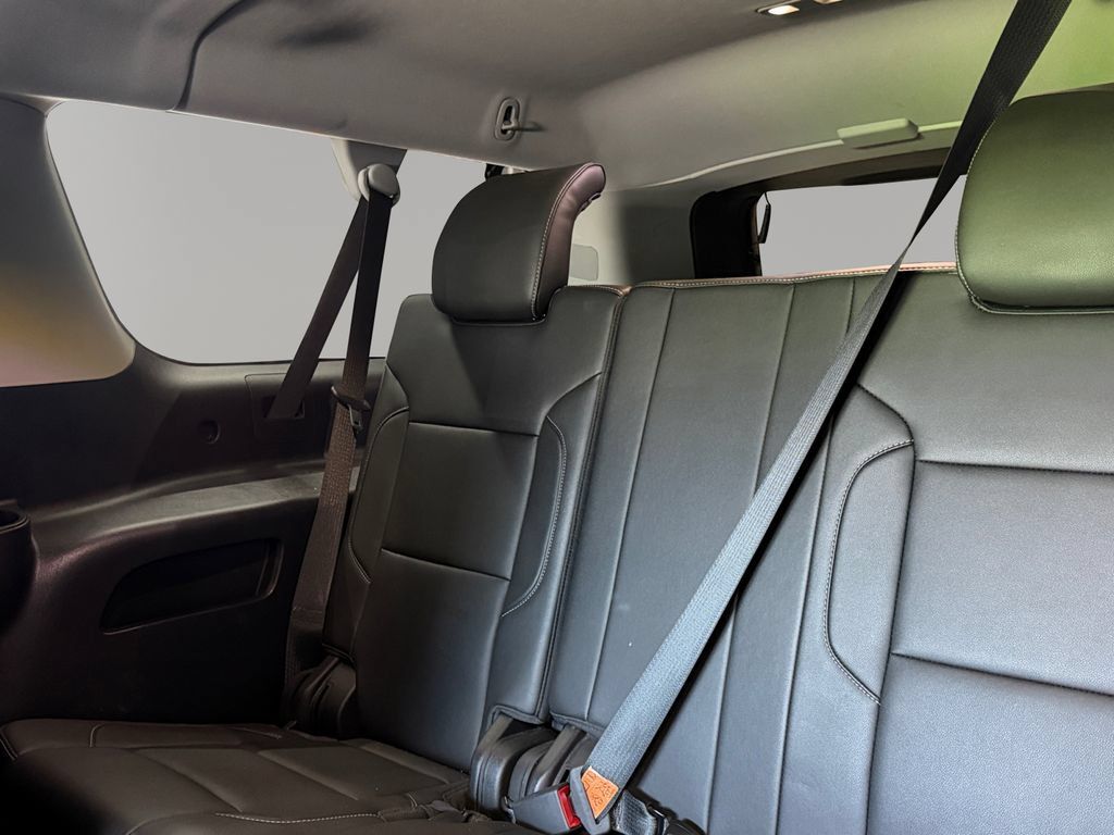 Used 2018 Chevrolet Suburban LT RWD image 24