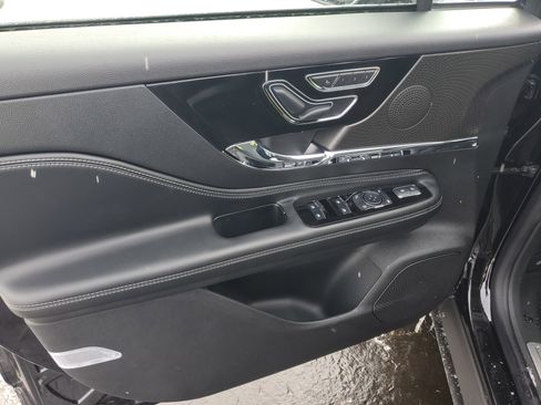 New 2026 Lincoln Corsair Premiere image 8