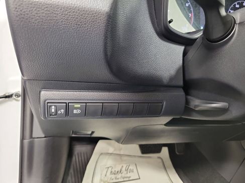 Used 2025 Toyota Corolla LE image 21