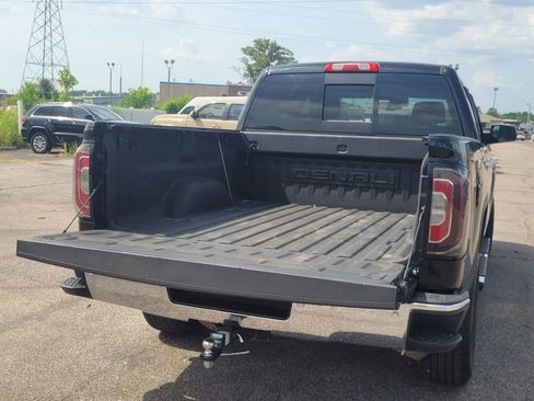 Used 2017 GMC Sierra 1500 SLT image 13