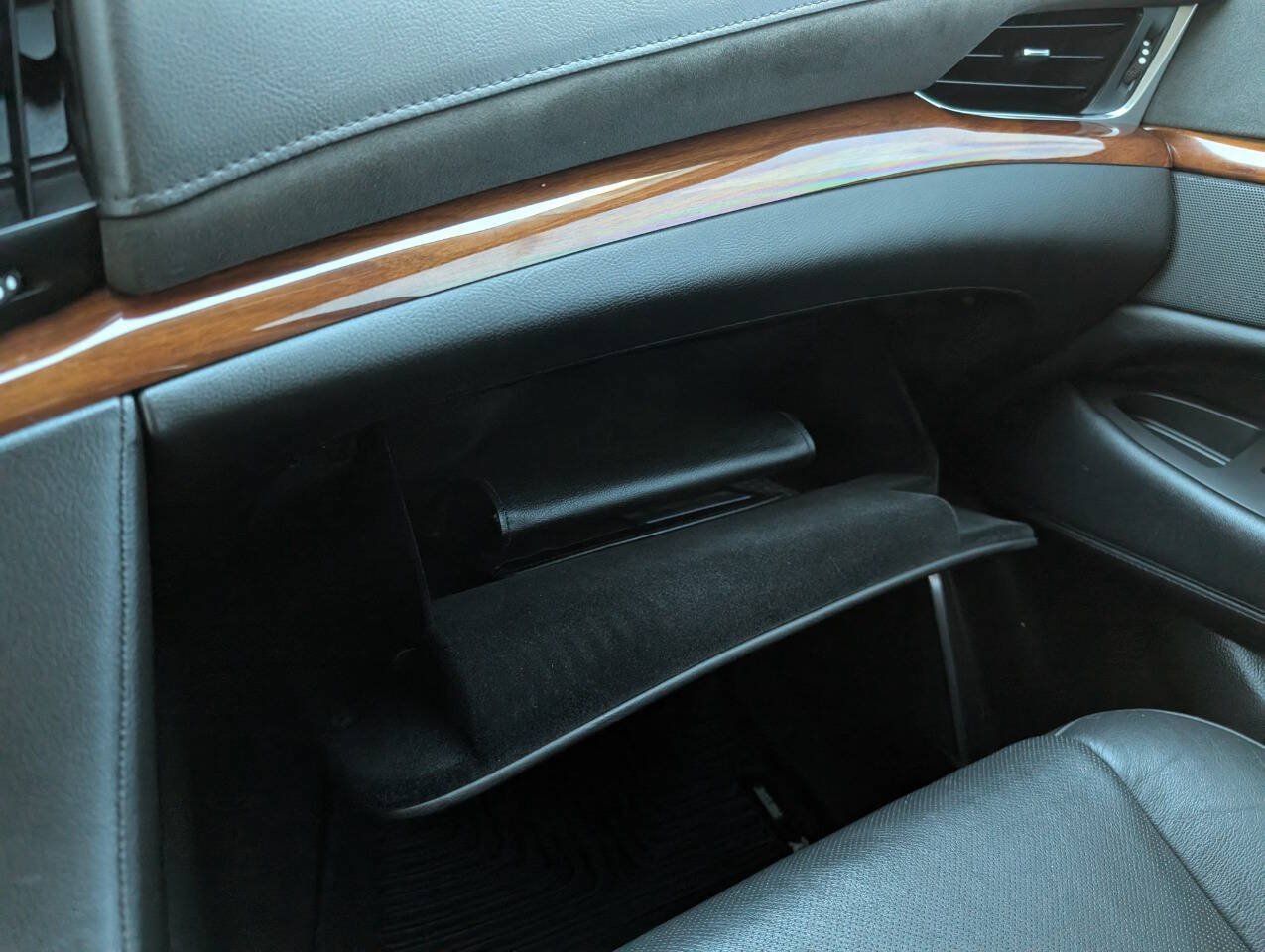 Used 2016 Cadillac Escalade Premium AWD/4WD image 32