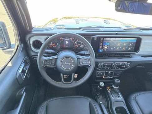 Used 2024 Jeep Gladiator Sport image 13