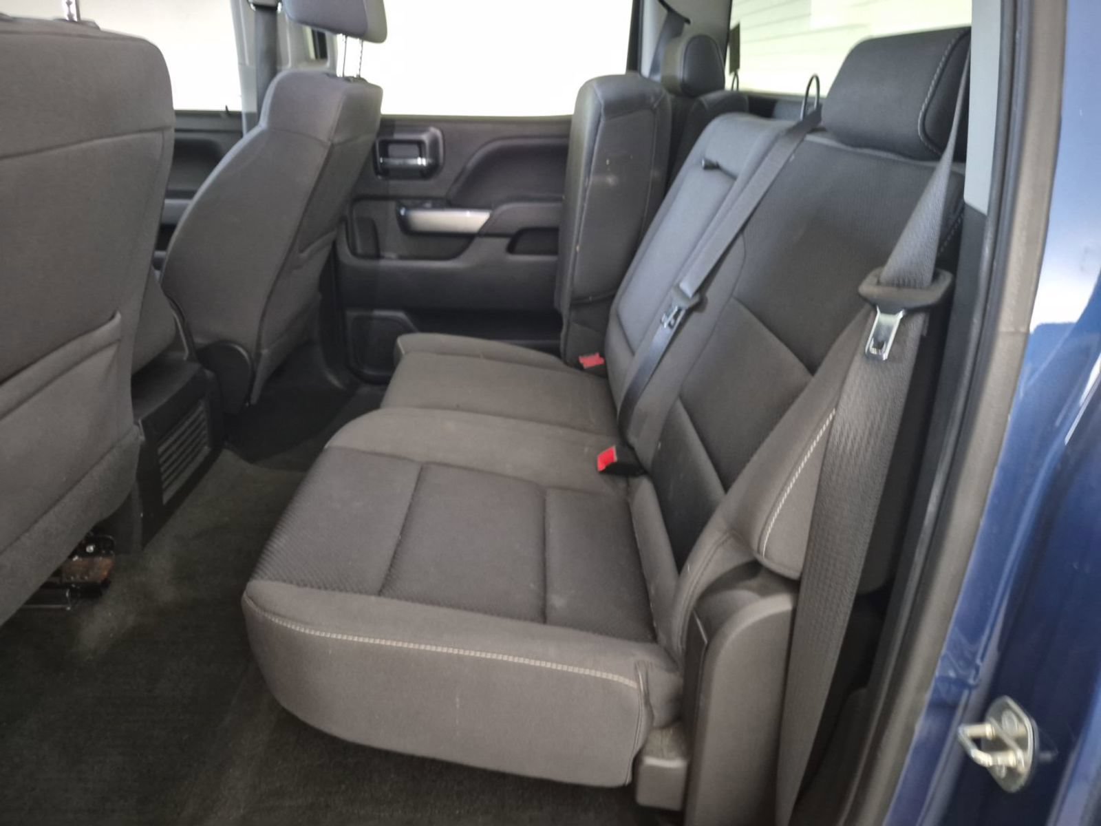 Used 2018 Chevrolet Silverado 1500 LT w/ LT Eassist Package AWD/4WD image 6