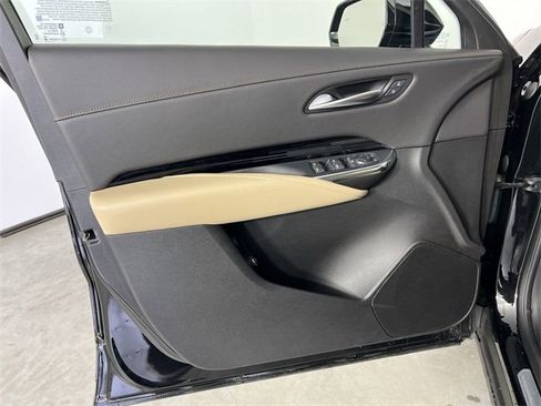 Certified 2024 Cadillac XT4 Luxury w/ Cold Weather Package image 22