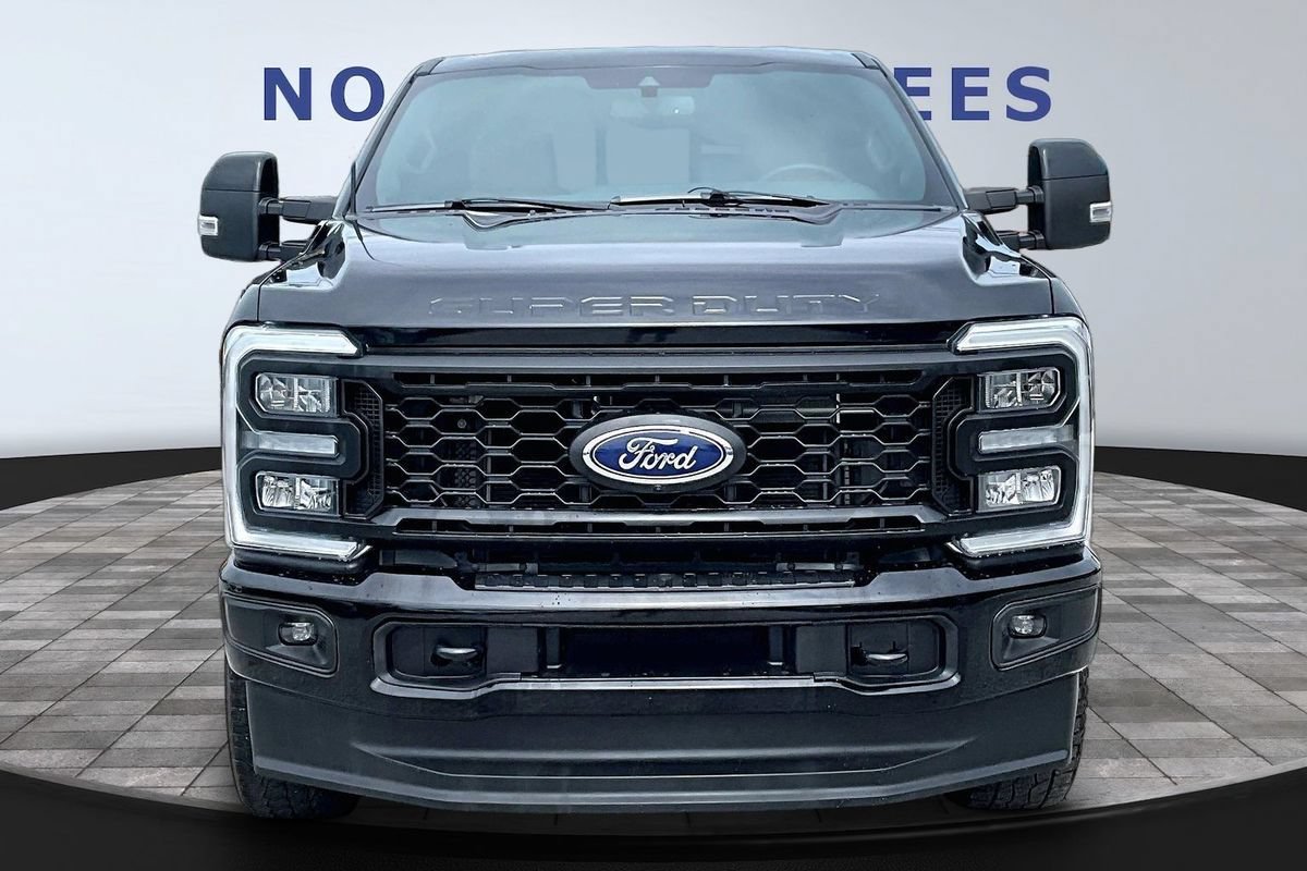 Used 2024 Ford F250 Lariat w/ Sport Appearance Package AWD/4WD image 2