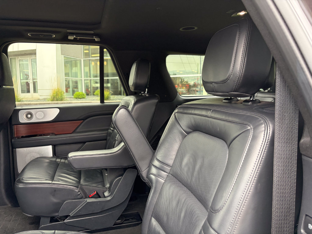 Used 2024 Lincoln Navigator L Reserve AWD/4WD image 13