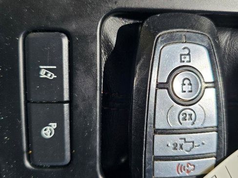 Used 2019 Ford F150 Platinum w/ Equipment Group 701A Luxury image 23