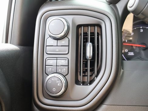 Used 2024 GMC Sierra 2500 Pro image 30