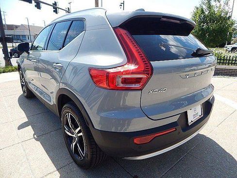 Used 2025 Volvo XC40 B5 Core AWD/4WD image 10