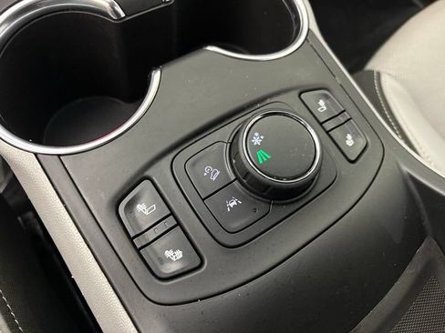 Used 2024 GMC Terrain SLT FWD image 41
