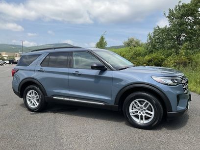 Used 2025 Ford Explorer Active