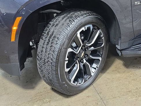 New 2025 Chevrolet Suburban Premier w/ Sun And Tow Package image 35