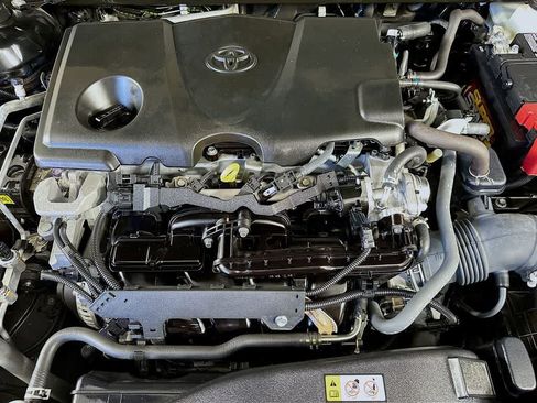 Used 2021 Toyota Camry SE FWD image 9