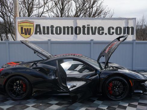 Used 2020 Ferrari 488 Pista Coupe image 83