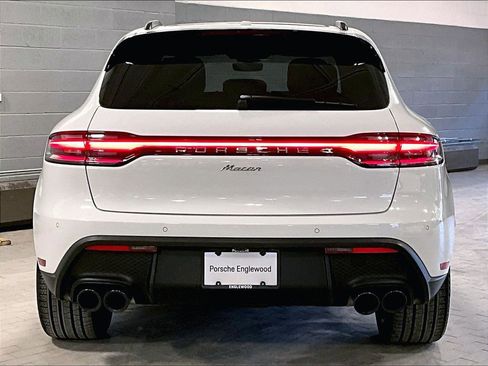 Used 2025 Porsche Macan image 9