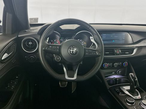 Used 2023 Alfa Romeo Stelvio Sprint RWD image 18