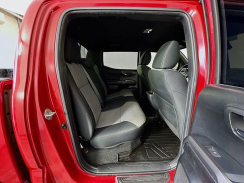 Used 2022 Toyota Tacoma TRD Off-Road image 25