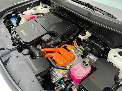 Used 2023 Kia Niro EX image 30