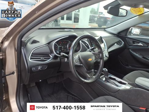 Used 2018 Chevrolet Malibu LT FWD image 15