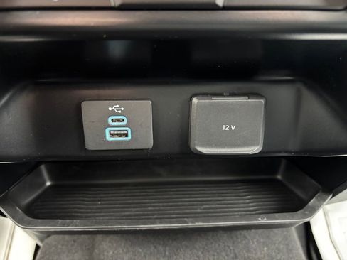 Used 2025 Ford F250 XLT image 28