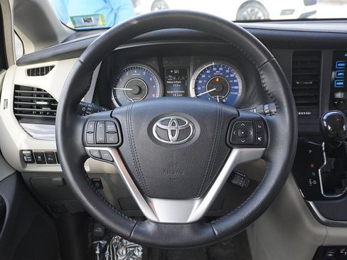 Used 2016 Toyota Sienna XLE image 48