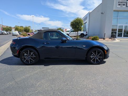 Used 2025 MAZDA MX-5 Miata Grand Touring RWD image 2