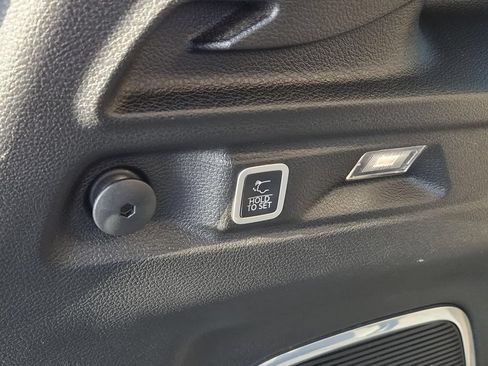 Used 2022 Jeep Grand Cherokee L Limited AWD/4WD image 11