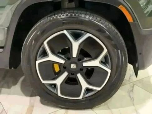 Used 2022 Rivian R1T Adventure image 31