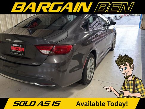 Used 2016 Chrysler 200 Limited w/ Convenience Group image 7