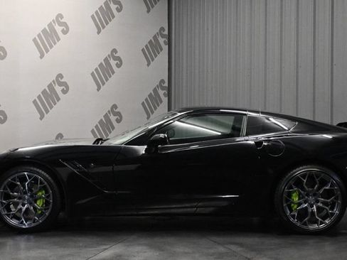 Used 2019 Chevrolet Corvette Stingray Coupe w/ Carbon Flash Badge Package RWD image 8