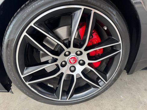 Used 2020 Jaguar F-TYPE Convertible image 38